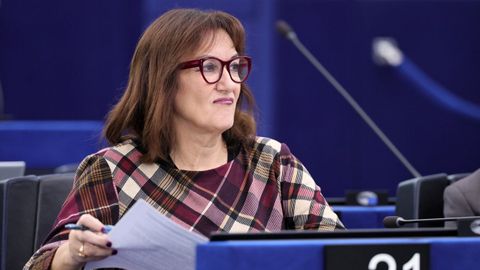 La comisaria europea Dubravka Suica, durante un debate.
