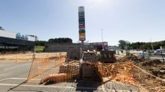 Las obras se realizan en la zona del aparcamiento.