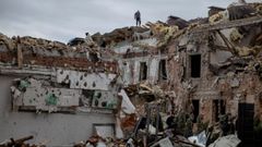 Una manzana de casas destruidas por los bombardeos en Kiev