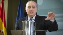 El ministro del Interior insin�a que hay una persecuci�n al PP