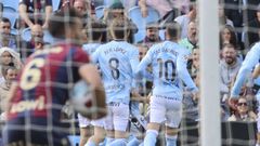 Jugadores del Celta, durante el duelo ante el Levante.