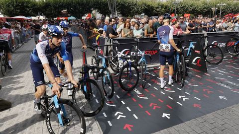 Previa a la salida de la etapa de La Vuelta en Lugo