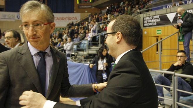 Moncho Fern�ndez y Diego Ocampo -en un partido en Sar- coincidir�n en el Basket Data Summit