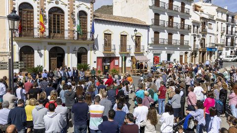 Minuto de silencio en el municipio de �lora, en M�laga, de donde era originaria la mujer asesinada por su exmarido en Pizarra