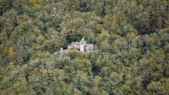 El Mosteiro de Santa Cristina visto desde el mirador de O Boqueiri�o