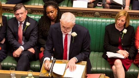 Sus se�or�as llevan sentadas m�s de 300 d�as. El l�der laborista, Jeremy Corbyn, en una de las sesiones del eterno debate sobre la salida del Reino Unido de la Uni�n Europea