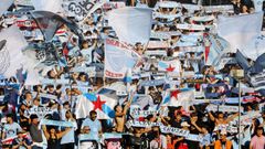 Aficionados del Celta, durante el partido frente al Racing de Sanrander en Bala�dos.