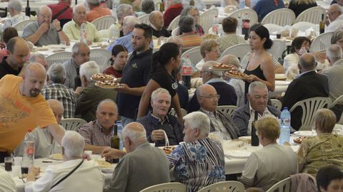 Comida de la tercera edad de Guntn 