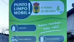 Uno de los letreros que anuncian el nuevo servicio de recogida de desperdicios