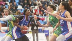 Jessica Fequiere en una acci�n de ataque del Baxi ante el Al-Q�zeres. 