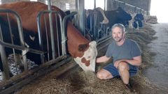 Pereda cree que a�nda debe haber sitio para pequenas explotaci�ns de gando vac�n