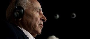 El capit�n del �Prestige�, Apostolos Mangouras, en el banquillo del juicio cuando comenzaron las sesiones, el pasado 16 de octubre.