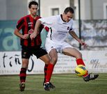 Los dos capitanes, Suso (izquierda) y Unai, en el primer derbi de la pasada temporada.