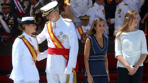 La princesa Leonor ha recibido este miércoles en Marín de manos de su padre la Gran Cruz al Mérito Naval
