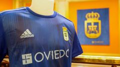 Camiseta Real Oviedo Ayuntamiento patrocinio Adidas