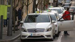 Taxis estacionados en la parada de la avenida de Galicia