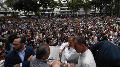 EN DIRECTO:Juan Guaidaparece en pblicotras su autoproclamacin como presidente