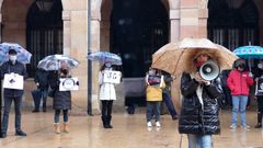 Manifestacin contra la cesin del albergue municipal