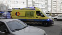 Imagen de archivo de una ambulancia en A Coru�a