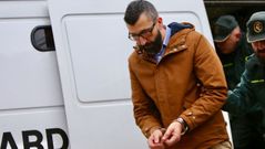 Llegada de C�sar Adrio, supuesto asesino de Ana Enjamio, a los juzgados de Vigo