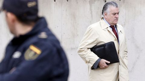 Luis B�rcenas, a su llegada al juicio de la trama G�rtel