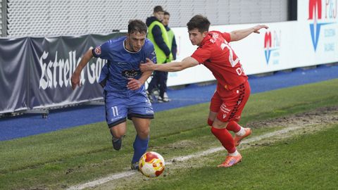 Aitor Aranzabe desborda por su banda en O Couto