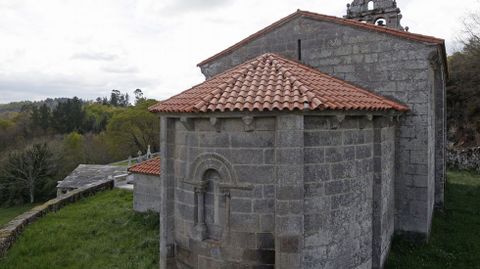Vista exterior del ábside de la iglesia de Bembibre