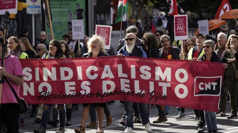 Manifestacin en solidaridad con las 6 de la Suiza, en Gijn