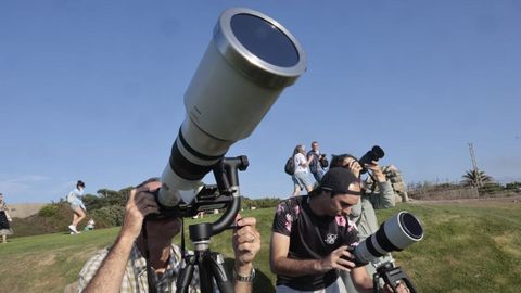 Asistentes en el monte de San Pedro horas antes del eclipse total