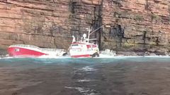 Captura de pantalla de un v�deo publicado en una red social por Orkney Nautical Charters, en el que se ve partido en tres al pesquero de capital gallego Genesis, en el lugar de las islas Orcadas en el que encall� el 1 de octubre del 2026.