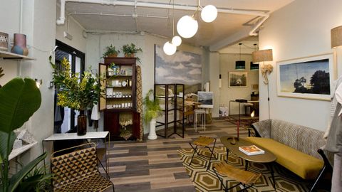 Este «concept store» combina la venta de mobiliario con arte y ropa