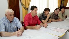 La nueva directiva de Atacarma,  en la asamblea celebrada ayer en Baio.