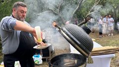 El chef Miguel Mosteiro, de Gastrolab Arousa en Boiro, destaca la cocina in situ como uno de los servicios favoritos de los c�terings en eventos privados