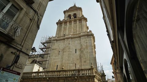 El andamiaje que ocultaba la torre de las campanas ya est prcticamente desmontado