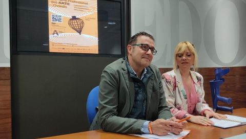 Jos� Luis Costillas y Marta Ferm�n en rueda de prensa