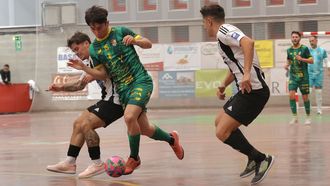 Nico, durante la visita al Xove del Deportivo Laviana.