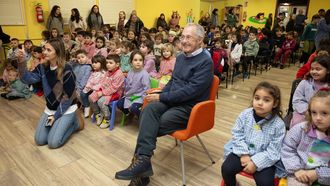 <span lang= gl >Repasa, nestas imaxes, a emocionante visita de �ngel Carracedo ao CPI As Revoltas de Cabana</span>