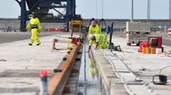 Trabajos de construcci�n de infraestructuras en el puerto exterior