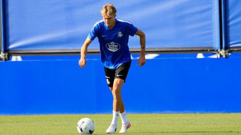 Jonathan Asp Jensen, durante un entrenamiento con el Deportivo.