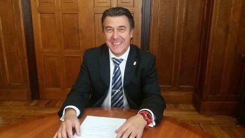Juan Carlos Armas, concejal de Obras y Contrataci�n del Ayuntamiento de Llanes 