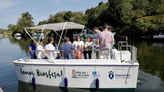 El catamar�n el�ctrico ofrece ocho plazas