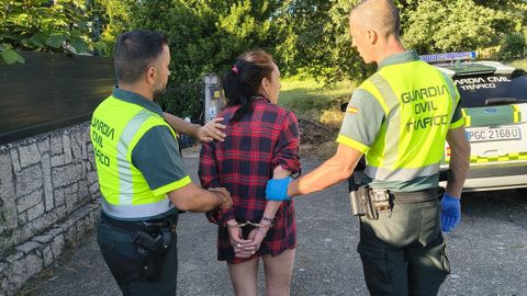 La Guardia Civil, con la detenida en Vilela (Cualedro) por atropellar a un agente tras fugarse de un control de Tr�fico.
