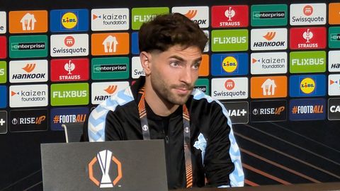 El futbolista del Celta Javi Rueda, en la rueda de prensa previa al duelo de vuelta de octavos de final de la Europa League frente al Olympique de Lyon.