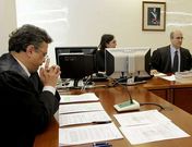 El administrador concursal y el el juez Rafael Garc�a durante una vista.