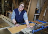 Mari Cruz V�zquez Sanjurjo realiza las pr�cticas en Carpinter�a Vigo Garrote, en Nar�n. 