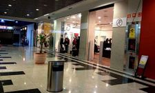 Ayer reabri� sus puertas en el Ponti�as la tienda de Guerral con nuevo nombre y nuevos propietarios.