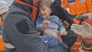 Militares españoles rescatan con vida a dos niños y a su madre entre los escombros