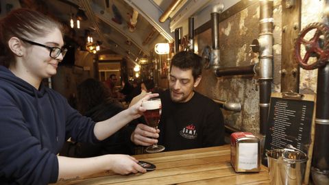 La hostelera, como en este caso en el Bar Nautilus, es un sector de alta contratacin