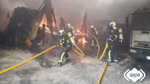 Incendio en una nave municipal en Siero