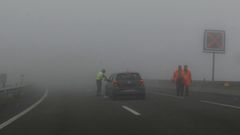 Imagen de archivo de niebla cubriendo la A-8 en O Fiouco